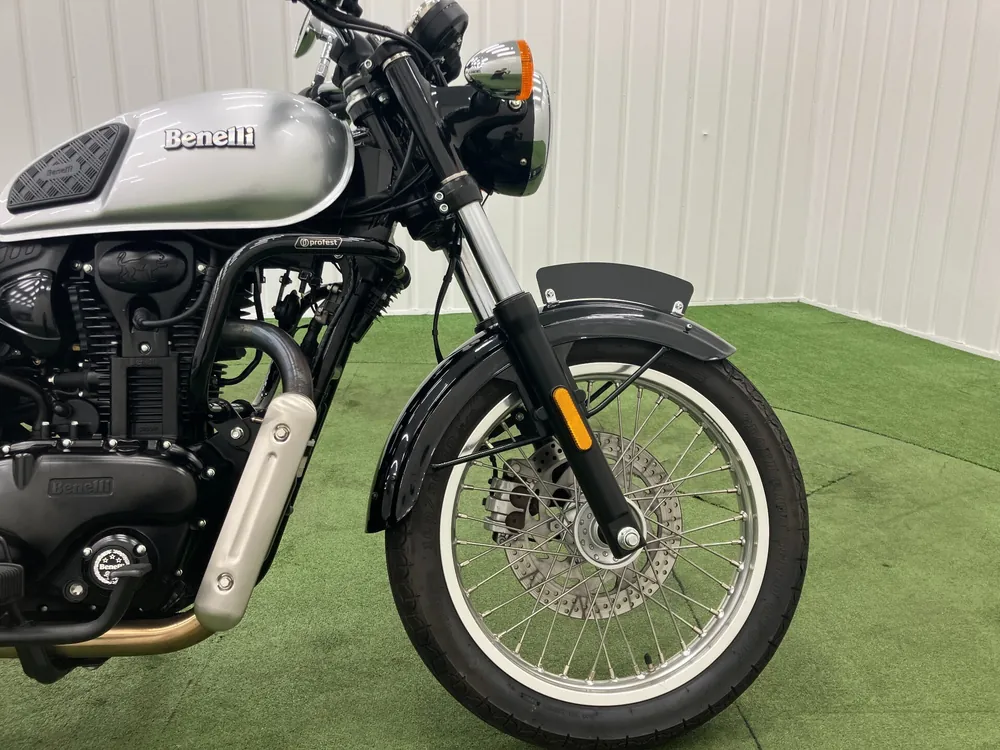 Benelli Imperiale 400 2022, чёрный, серебристый, фото 8