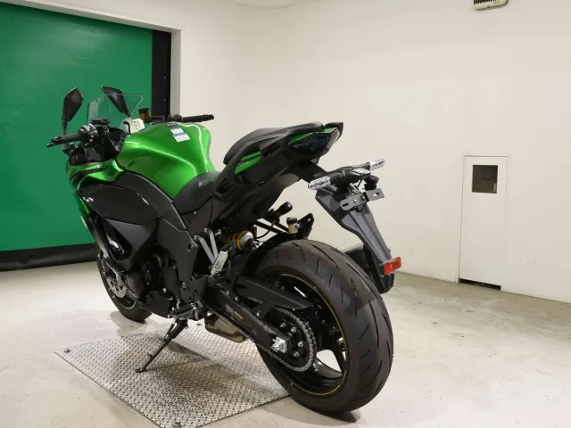 Kawasaki Ninja 1100SX 2026, black | green, фото 6