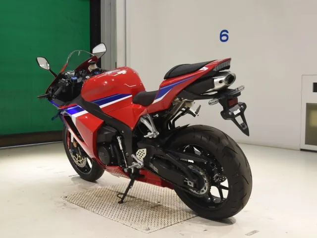 Honda CBR600RR 2025, white | red | blue, фото 6
