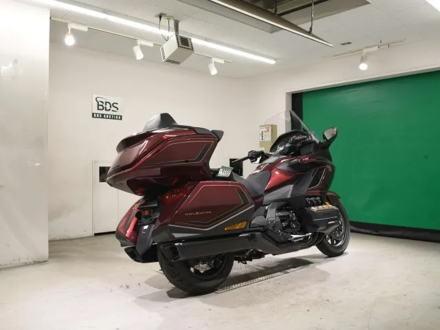 Honda GL1800 2025, красный, фото 5