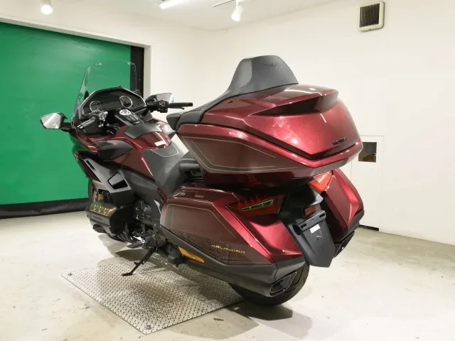 Honda GL1800 2025, красный, фото 6
