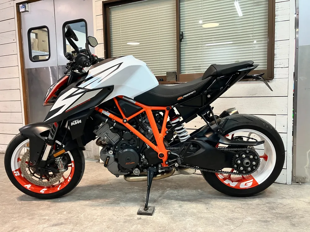 KTM 1290 Super Duke R 2020, белый, фото 2