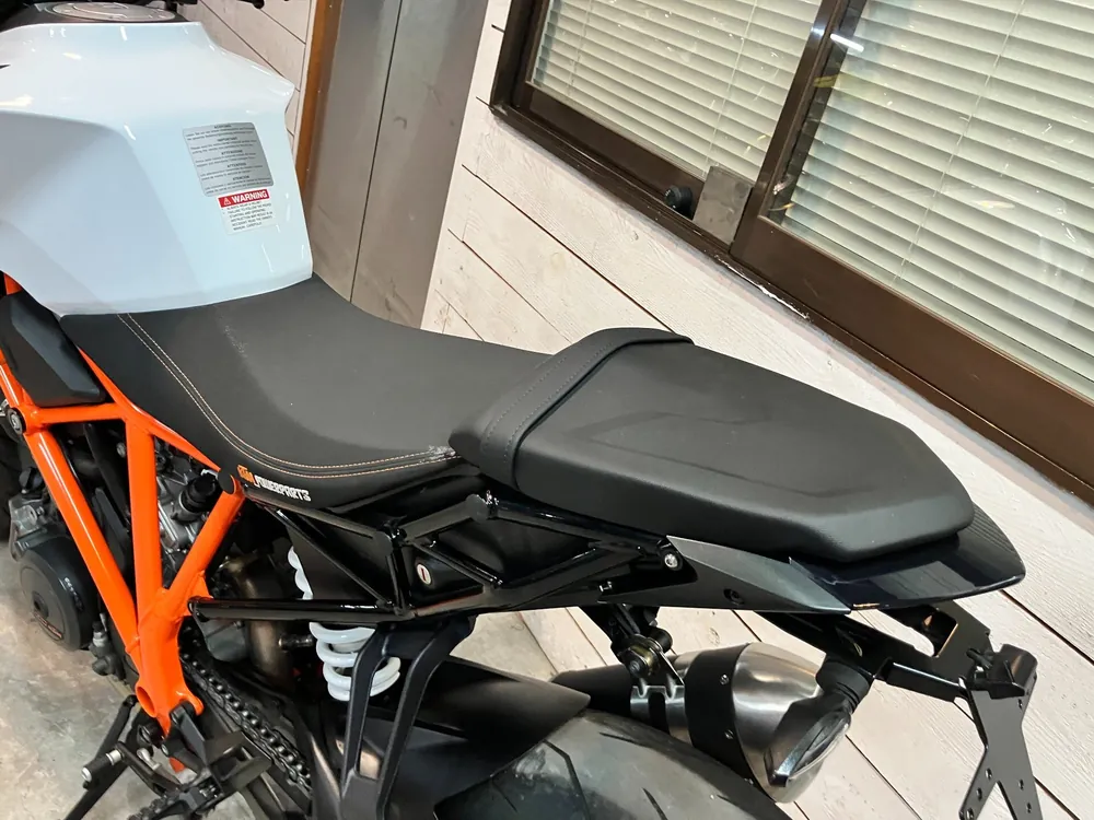 KTM 1290 Super Duke R 2020, белый, фото 6