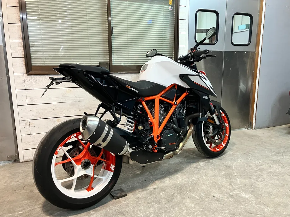 KTM 1290 Super Duke R 2020, белый, фото 7