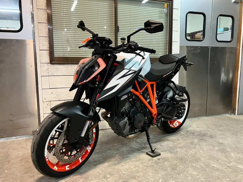 KTM 1290 Super Duke R 2020, белый, фото 9
