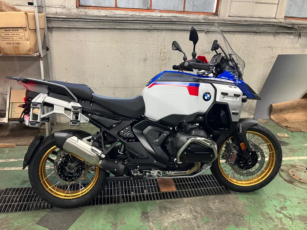 BMW R1300Gs Adv Asa 2026, tricolor color, фото 4
