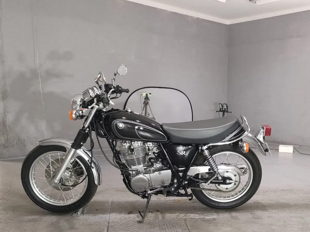 Yamaha SR400 2013, чёрный, фото 2