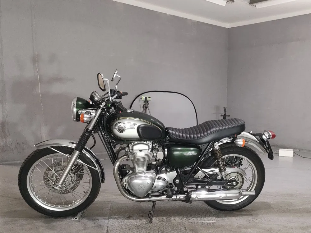 Kawasaki W800 2011, зелёный, фото 2