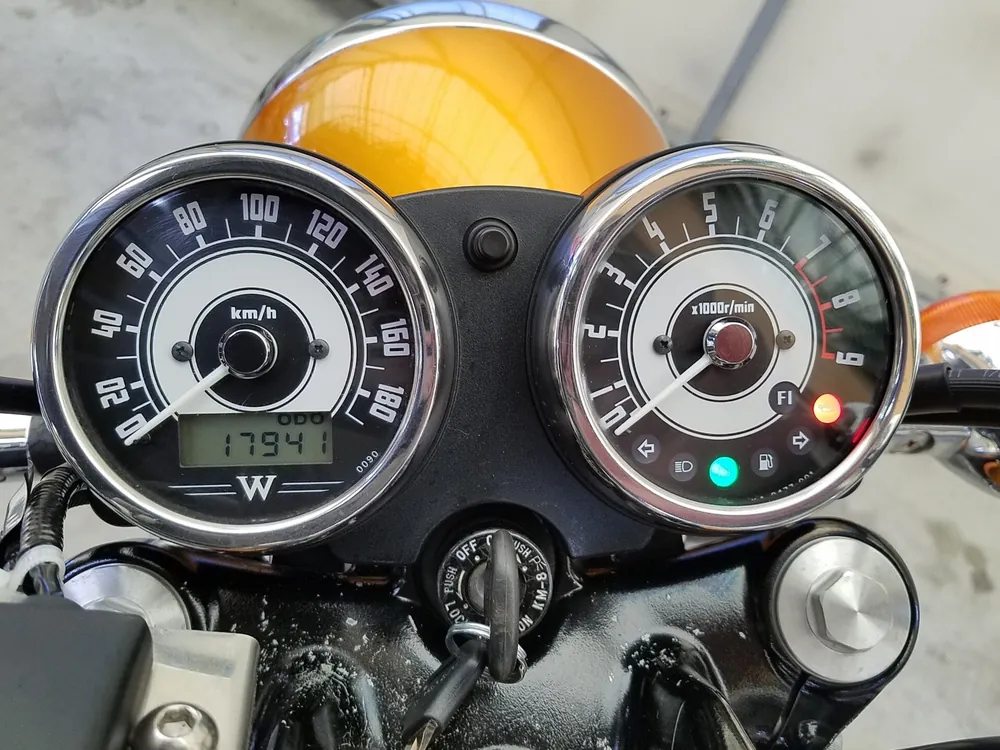 Kawasaki W800 2011, orange / white, фото 3