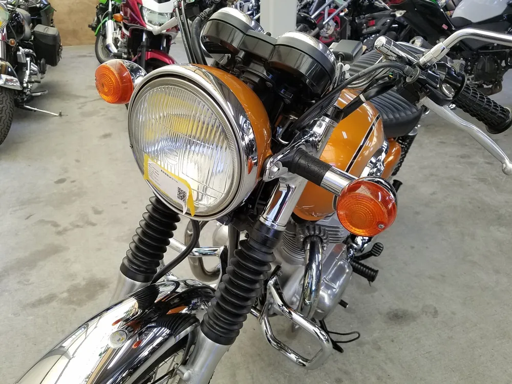 Kawasaki W800 2011, orange / white, фото 5