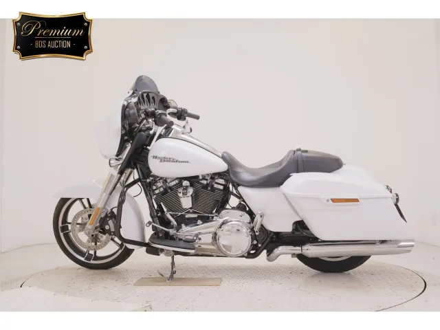 Harley-Davidson FLHXS1750 2017, белый, фото 2