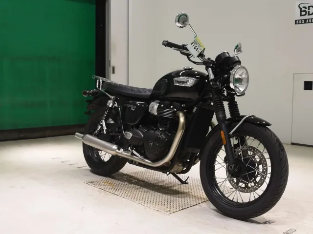 Triumph Bonneville T100 2024, чёрный, фото 3