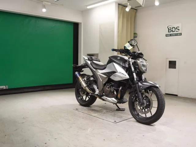 Suzuki Gixxer SF250 2020, black | silver, фото 3