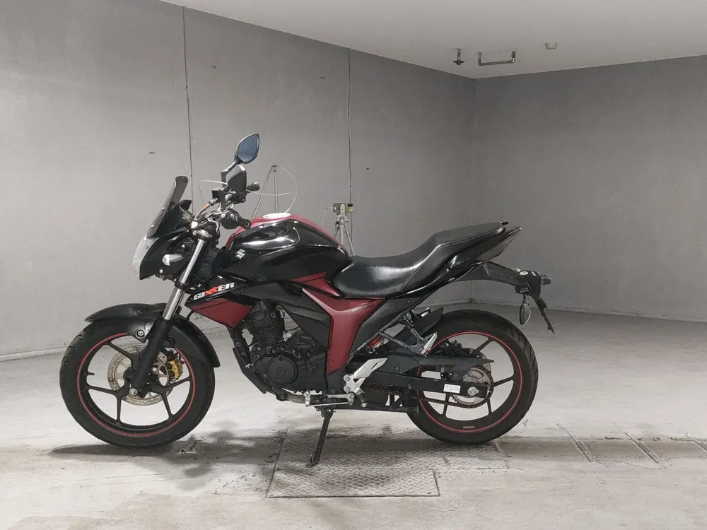 Suzuki Gixxer 150, black/red, фото 2