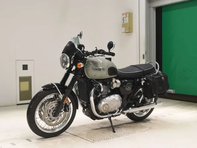 Triumph Bonneville T120 2026, чёрный, серый, фото 4
