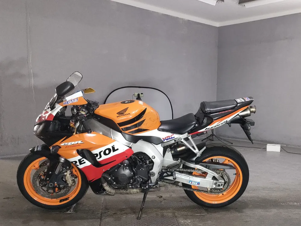 Honda CBR1000RR 2007, чёрный, оранжевый, фото 2