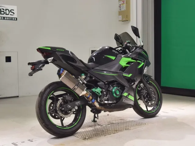 Kawasaki Ninja 400 2018, black | green, фото 5
