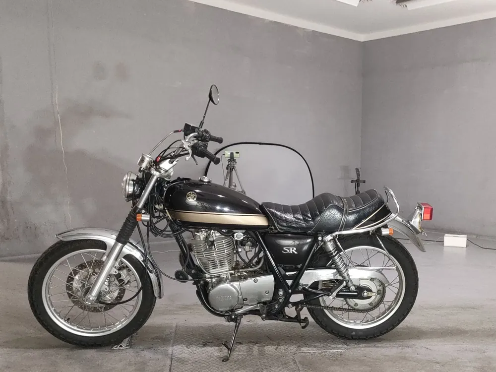 Yamaha SR400 2004, чёрный, фото 2