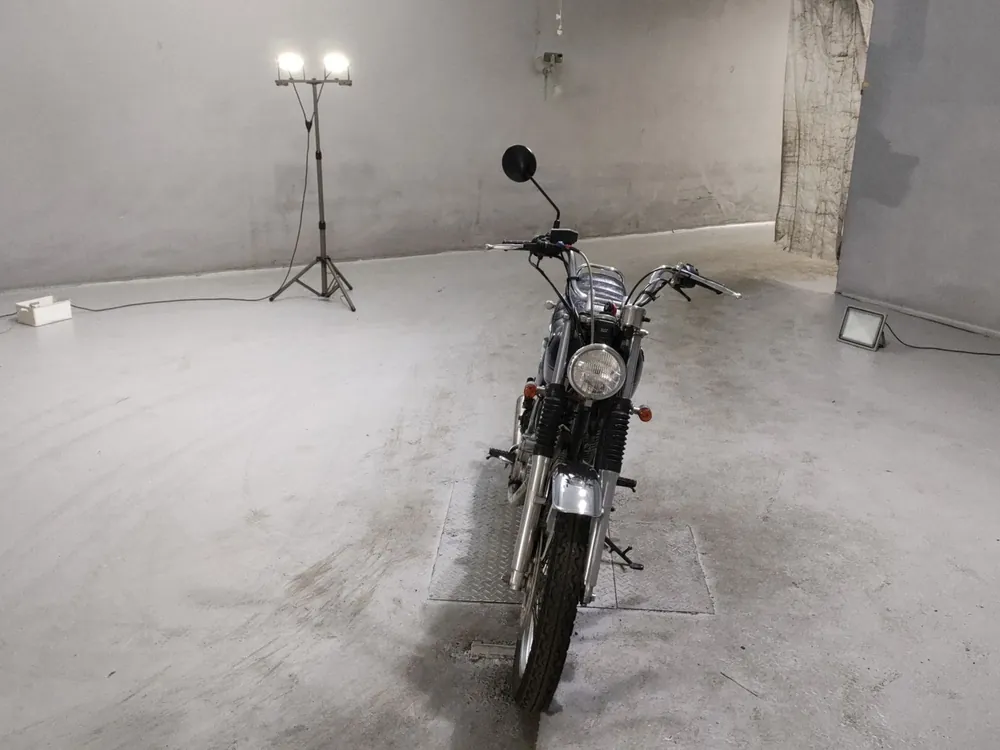 Yamaha SR400 2004, чёрный, фото 3