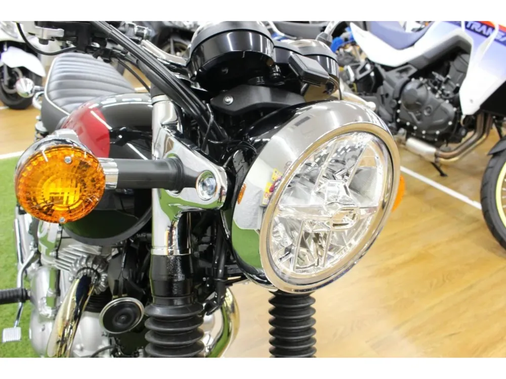 Kawasaki W800-2 2025, чёрный, красный, фото 8