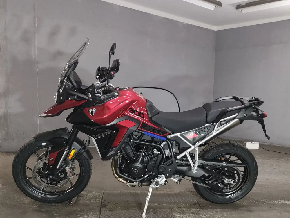 Triumph Tiger 900 GT 2026, красный, фото 2