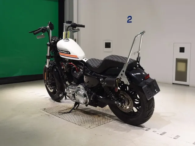 Harley-Davidson XL1200XS 2019, white | black, фото 6