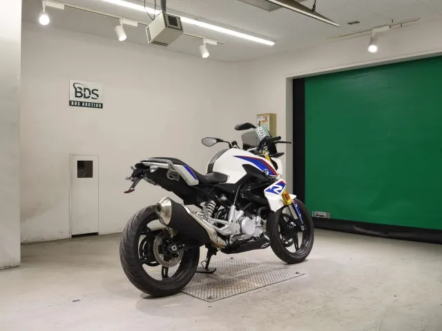 BMW G310R 2018, white | red | blue, фото 5