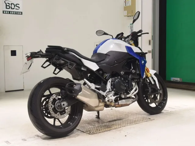 BMW F900R 2023, белый, синий, фото 5