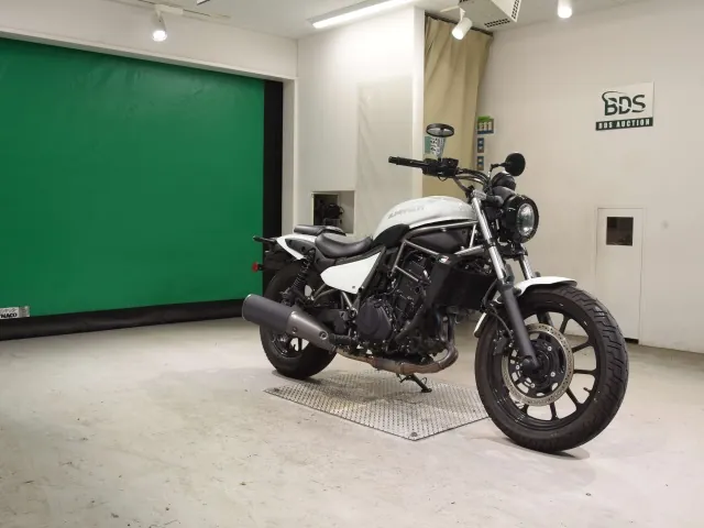 Kawasaki Eliminator 400SE 2025, белый, фото 3