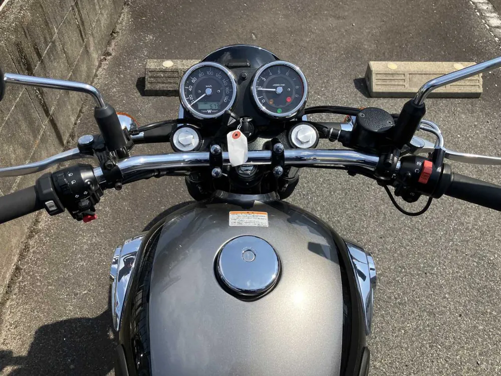 Kawasaki W800-2 2024, чёрный, фото 2
