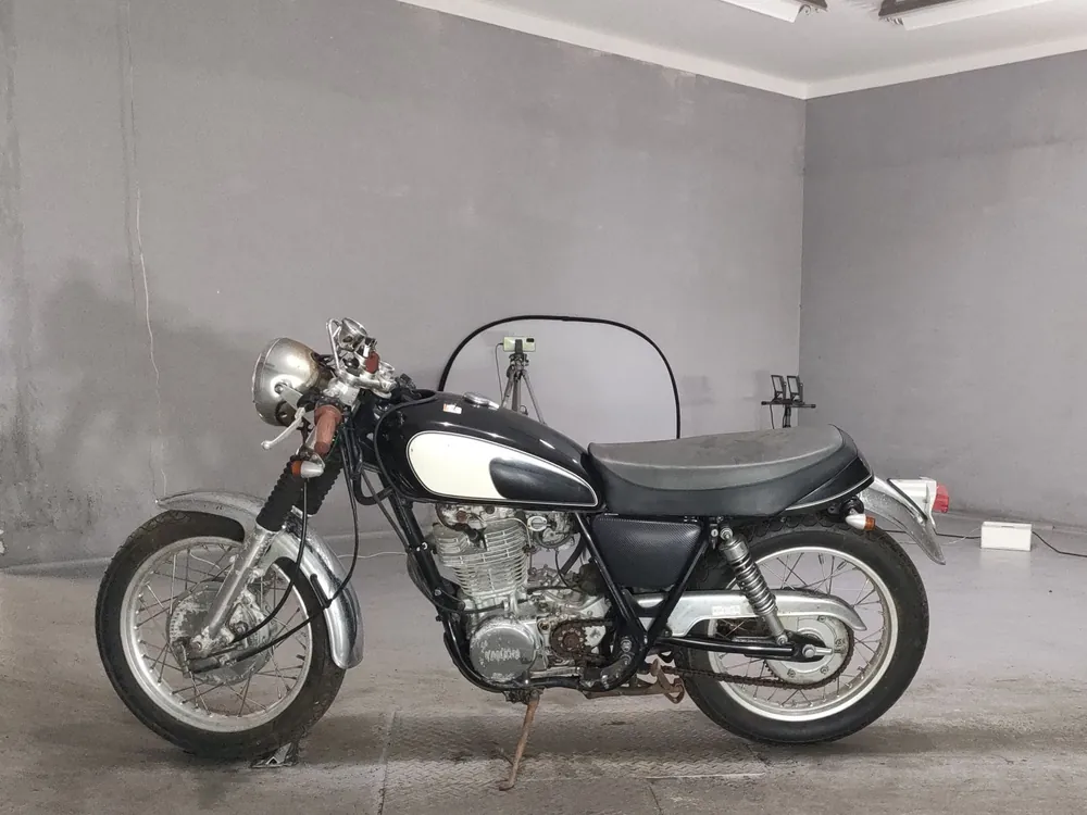 Yamaha SR400, white/black, фото 2