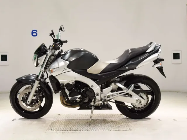 Suzuki GSR400 2008, white | silver, фото 2