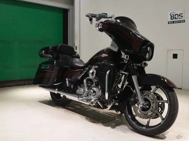 Harley-Davidson FLHXSE1800CVO 2011, чёрный, фото 3