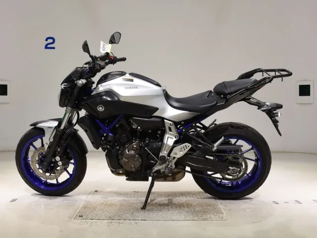 Yamaha MT-07 2016, серебристый, фото 2