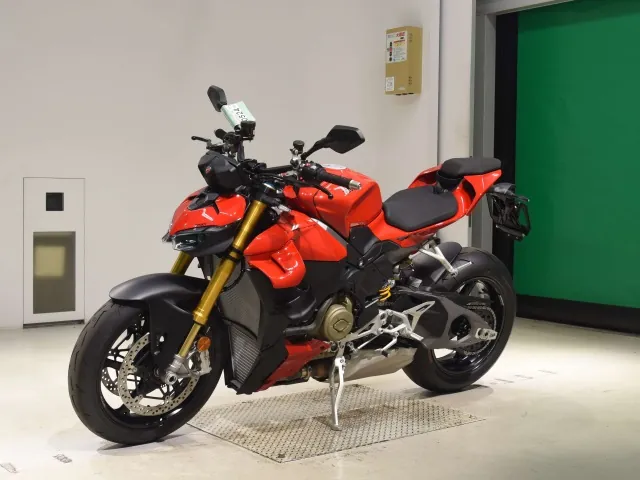 Ducati Street Fighter V4S 2026, красный, фото 4