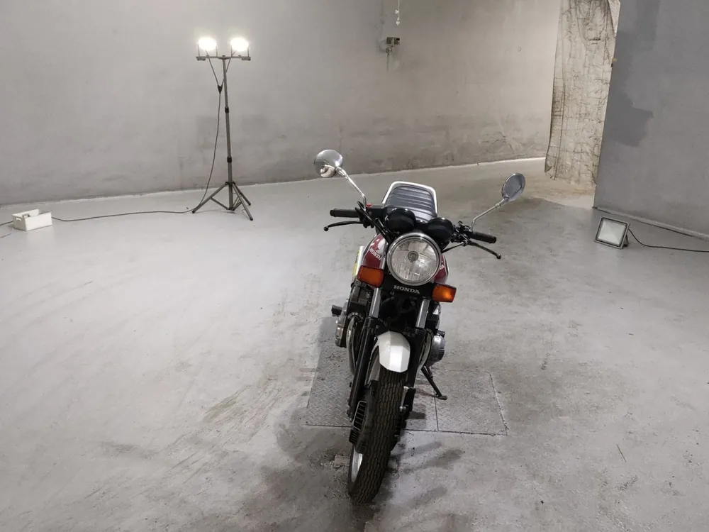 Honda CBX550 2023, красный, фото 3