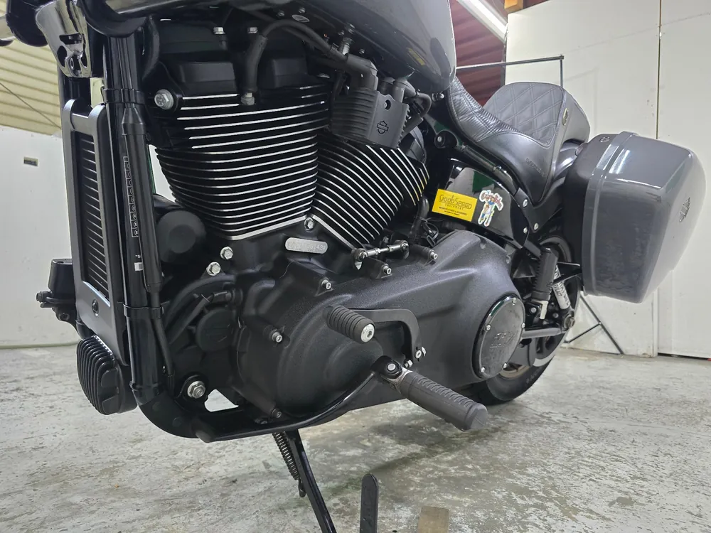 Harley-Davidson FXLRST 2022, серый, фото 17