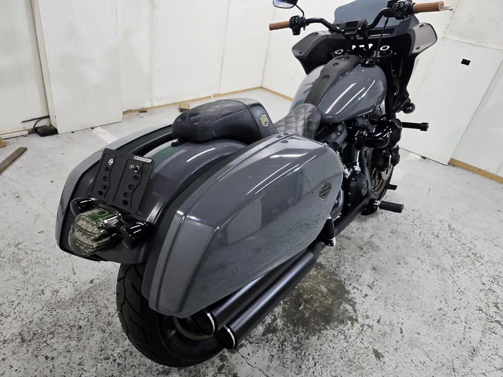 Harley-Davidson FXLRST 2022, серый, фото 20