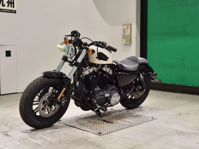 Harley-Davidson XL1200X 2022, белый, фото 4