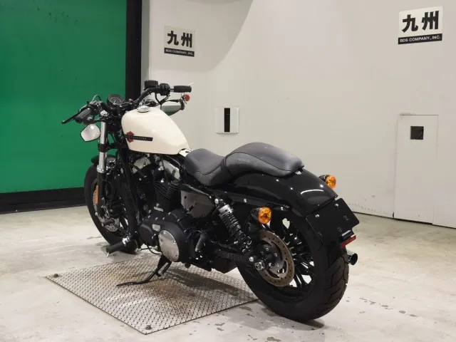 Harley-Davidson XL1200X 2022, белый, фото 6