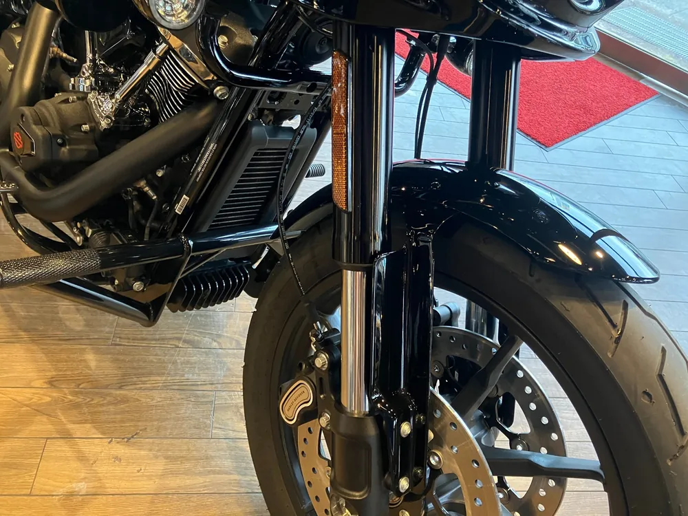 Harley-Davidson FXLRST 2026, чёрный, фото 10