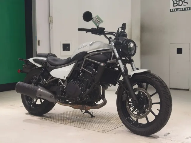 Kawasaki Eliminator 400SE 2025, белый, фото 3