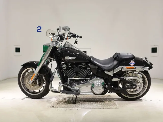 Harley-Davidson FLFBS1870 2023, чёрный, фото 2