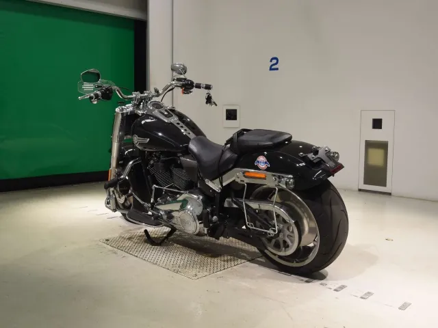 Harley-Davidson FLFBS1870 2023, чёрный, фото 6