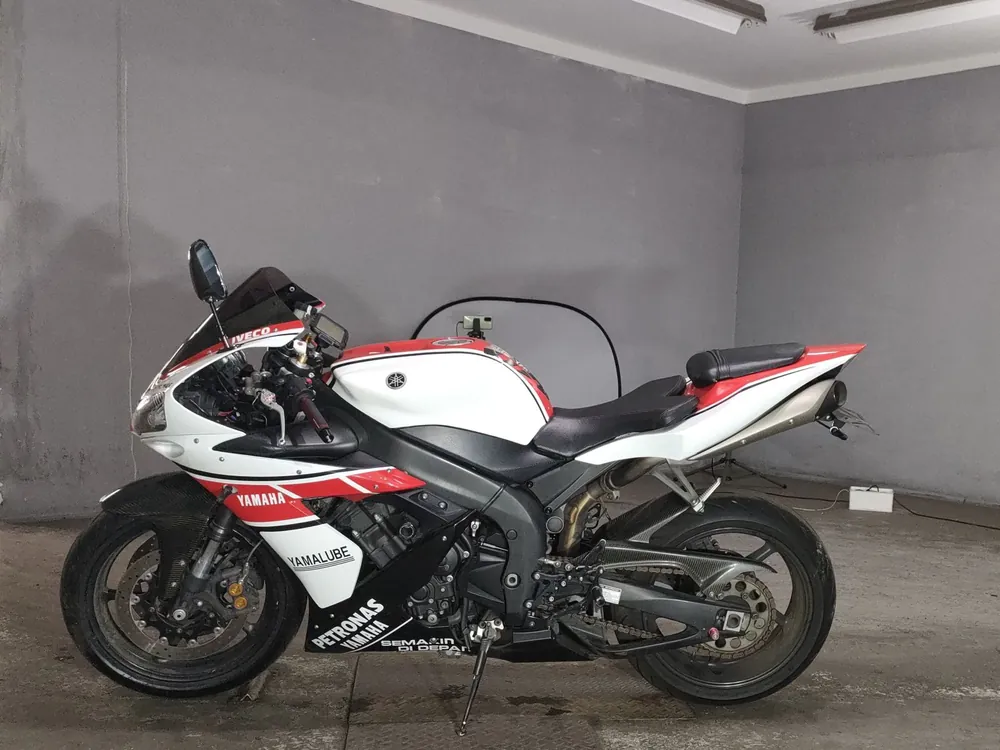 Yamaha YZF-R1 из Японии, фото 2
