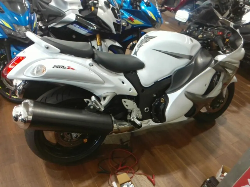 Suzuki GSX1300R 2015, p white, фото 10
