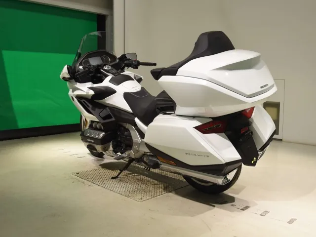 Honda GL1800 2026, белый, фото 6
