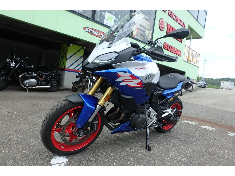BMW F900XR STANDARD 2026, белый, синий, фото 16