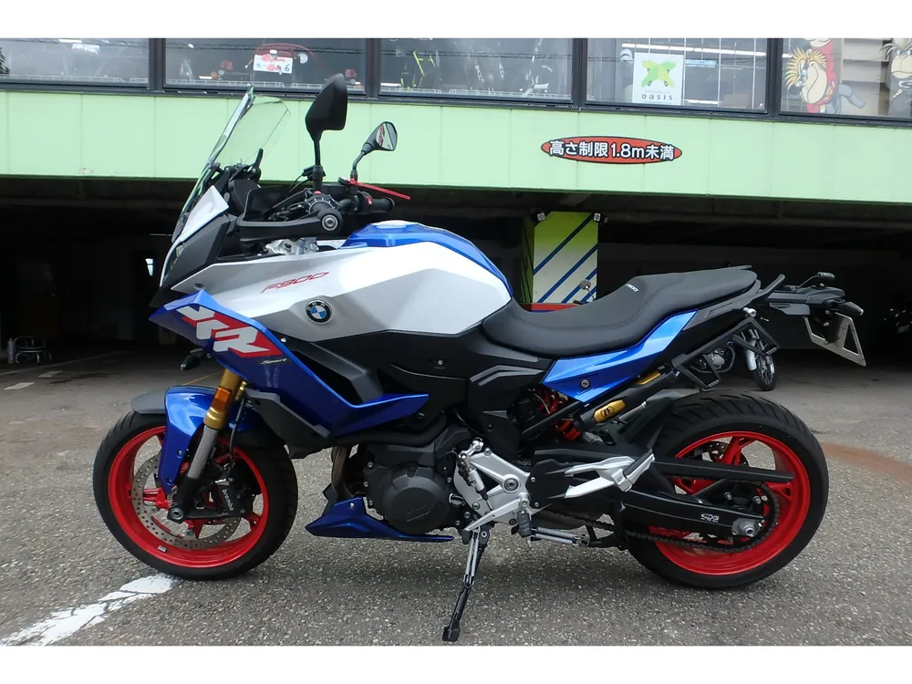 BMW F900XR STANDARD 2026, белый, синий, фото 17