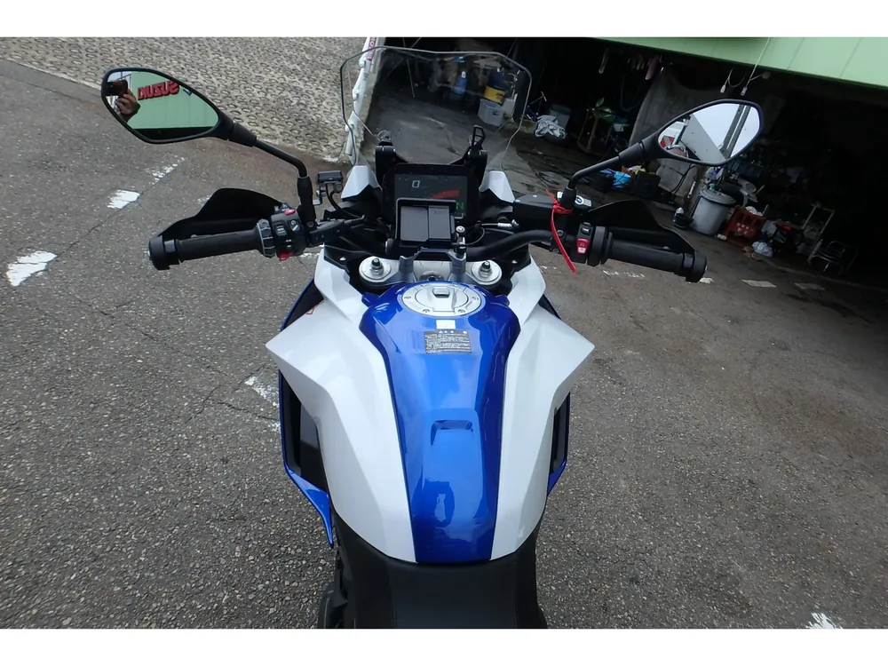 BMW F900XR STANDARD 2026, белый, синий, фото 10